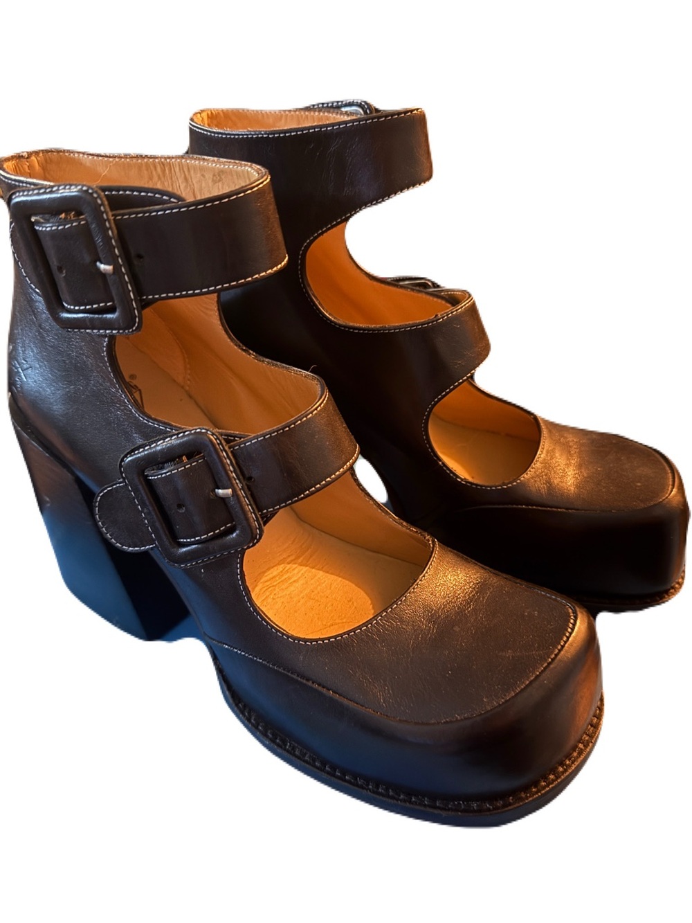 VOGTALK DIONNA: BLACK